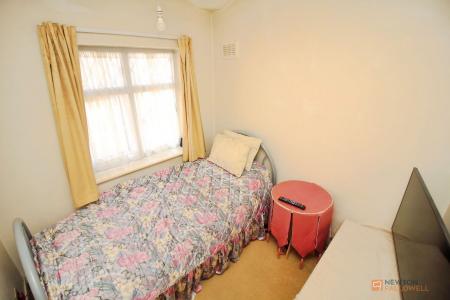 3 bedroom Semi-detached house for sale in Denegate Avenue, Birstall, LE4