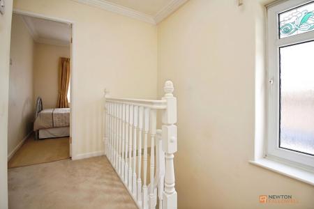 3 bedroom Semi-detached house for sale in Denegate Avenue, Birstall, LE4