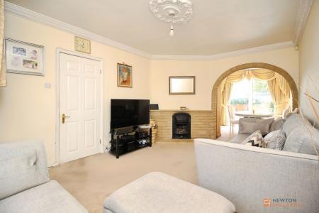 3 bedroom Semi-detached house for sale in Denegate Avenue, Birstall, LE4