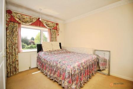 3 bedroom Semi-detached house for sale in Denegate Avenue, Birstall, LE4
