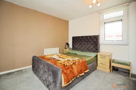 4 bedroom End of terrace house for sale in Selkirk Road, Leicester, LE4