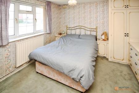2 bedroom Detached bungalow for sale in Longhurst Close, Leicester, LE4