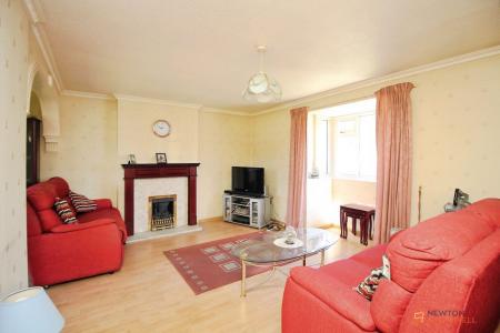 2 bedroom Detached bungalow for sale in Longhurst Close, Leicester, LE4