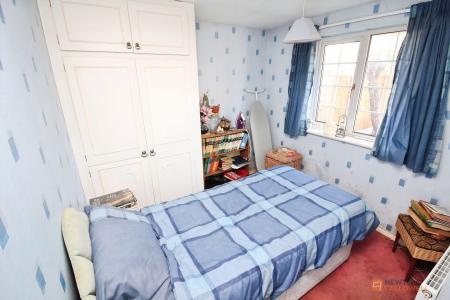 2 bedroom Detached bungalow for sale in Longhurst Close, Leicester, LE4