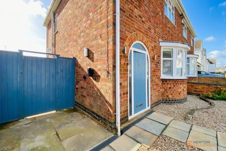 3 bedroom Semi-detached house for sale in Herricks Avenue, Leicester, LE4