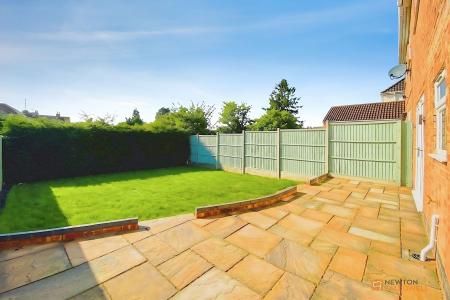 3 bedroom Semi-detached house for sale in Herricks Avenue, Leicester, LE4