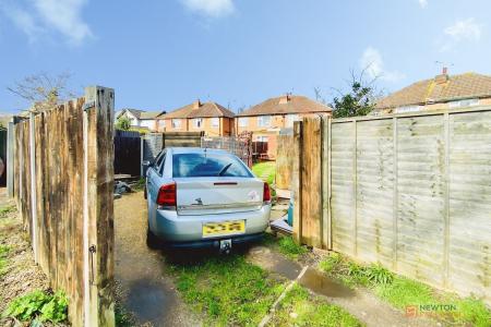 3 bedroom Semi-detached house for sale in Melton Road, Syston, LE7