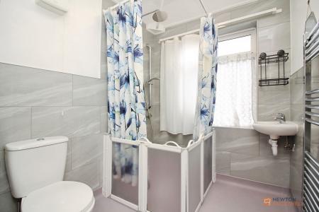 3 bedroom Semi-detached house for sale in Melton Road, Syston, LE7