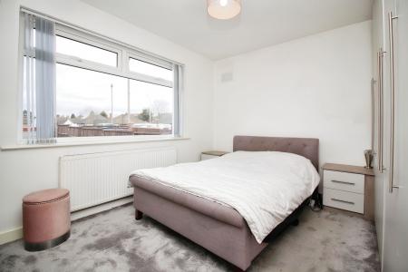 2 bedroom Detached bungalow for sale in The Roundway, Leicester, LE4