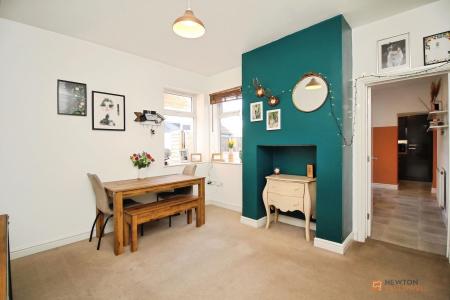 3 bedroom Semi-detached house for sale in Sandford Road, Syston, LE7