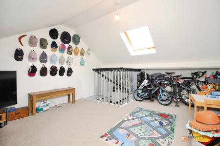3 bedroom Semi-detached house for sale in Sandford Road, Syston, LE7