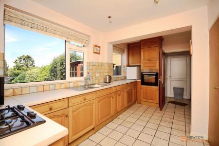 4 bedroom Detached house for sale in Wreake Drive, Rearsby, LE7