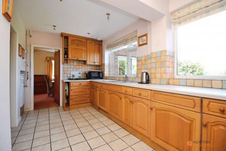4 bedroom Detached house for sale in Wreake Drive, Rearsby, LE7
