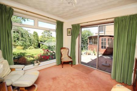 4 bedroom Detached house for sale in Wreake Drive, Rearsby, LE7