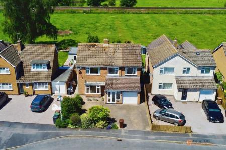 4 bedroom Detached house for sale in Wreake Drive, Rearsby, LE7