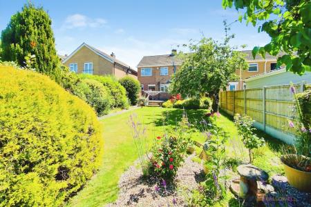 4 bedroom Detached house for sale in Wreake Drive, Rearsby, LE7