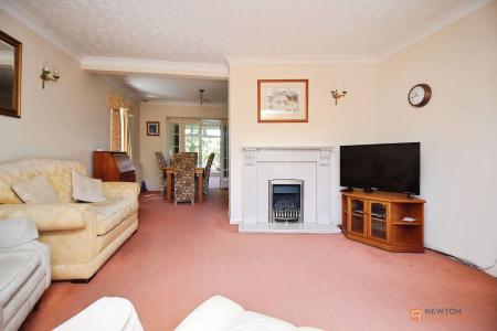 4 bedroom Detached house for sale in Wreake Drive, Rearsby, LE7