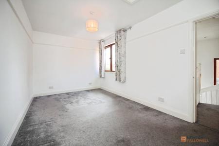 3 bedroom End of terrace house for sale in High Street, Syston, LE7