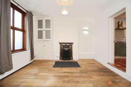 3 bedroom End of terrace house for sale in High Street, Syston, LE7