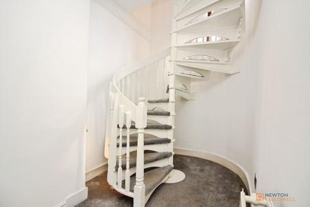 3 bedroom End of terrace house for sale in High Street, Syston, LE7