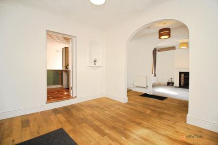3 bedroom End of terrace house for sale in High Street, Syston, LE7