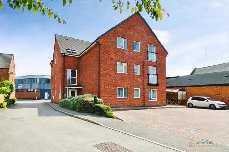2 bedroom Flat for sale in White Hart Close, Thurmaston, LE4