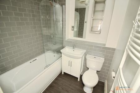 2 bedroom Flat for sale in White Hart Close, Thurmaston, LE4