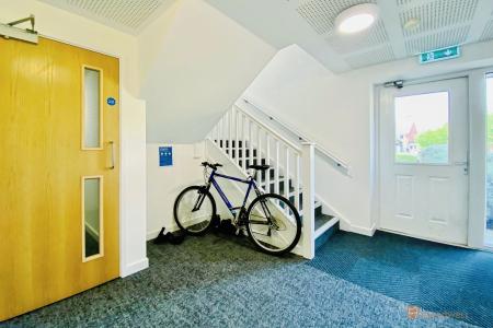 2 bedroom Flat for sale in White Hart Close, Thurmaston, LE4