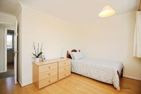 4 bedroom Detached house for sale in Hungarton Drive, Syston, LE7
