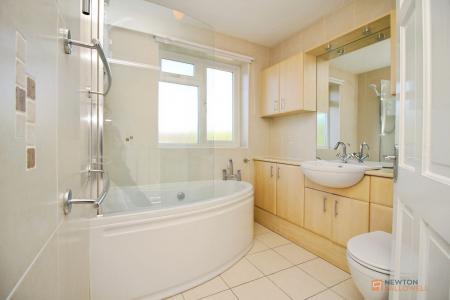 4 bedroom Detached house for sale in Hungarton Drive, Syston, LE7