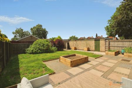 2 bedroom Detached bungalow for sale in Weavers Wynd, East Goscote, LE7