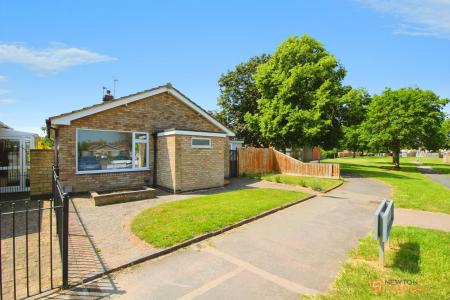 2 bedroom Detached bungalow for sale in Weavers Wynd, East Goscote, LE7