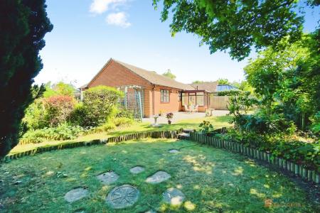 2 bedroom Detached bungalow for sale in Primrose Way, Queniborough, LE7