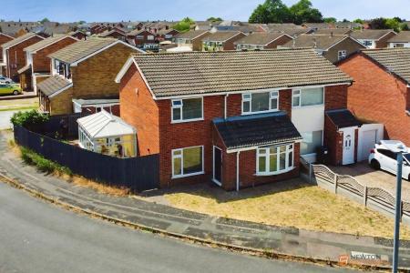 4 bedroom Semi-detached house for sale in Montague Avenue, Syston, LE7
