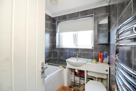 4 bedroom Semi-detached house for sale in Montague Avenue, Syston, LE7