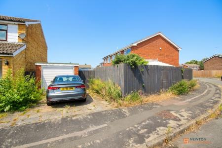 4 bedroom Semi-detached house for sale in Montague Avenue, Syston, LE7