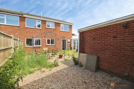 4 bedroom Semi-detached house for sale in Montague Avenue, Syston, LE7