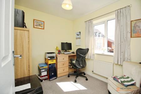 4 bedroom Detached house for sale in Clover Way, Syston, LE7