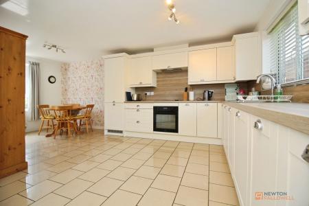 4 bedroom Detached house for sale in Clover Way, Syston, LE7