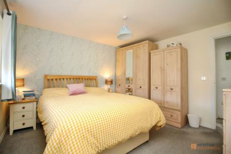 4 bedroom Detached house for sale in Clover Way, Syston, LE7