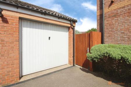 4 bedroom Detached house for sale in Clover Way, Syston, LE7
