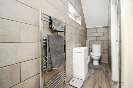 4 bedroom Detached house for sale in Loughborough Road, Birstall, LE4