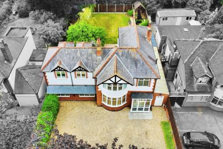4 bedroom Detached house for sale in Loughborough Road, Birstall, LE4