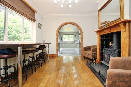 4 bedroom Detached house for sale in Loughborough Road, Birstall, LE4