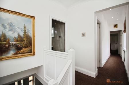 4 bedroom Detached house for sale in Loughborough Road, Birstall, LE4