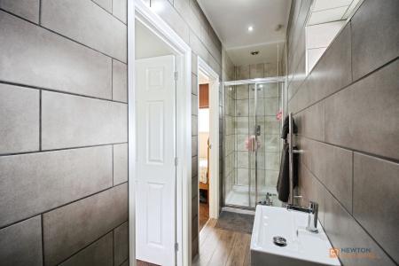 4 bedroom Detached house for sale in Loughborough Road, Birstall, LE4