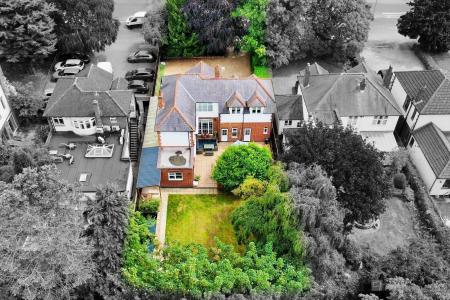 4 bedroom Detached house for sale in Loughborough Road, Birstall, LE4