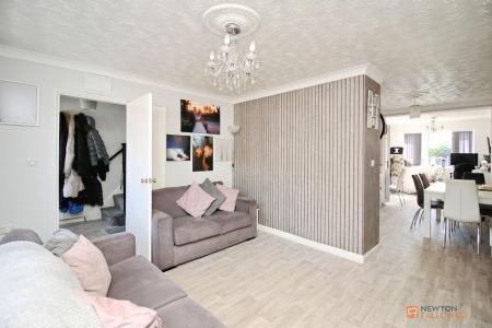 3 bedroom Semi-detached house for sale in Dovedale Road, Thurmaston, LE4