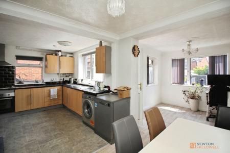 3 bedroom Semi-detached house for sale in Dovedale Road, Thurmaston, LE4