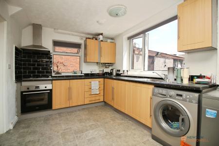 3 bedroom Semi-detached house for sale in Dovedale Road, Thurmaston, LE4